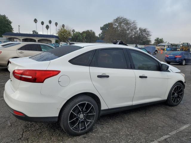 1FADP3E26HL296117 - 2017 FORD FOCUS S WHITE photo 3