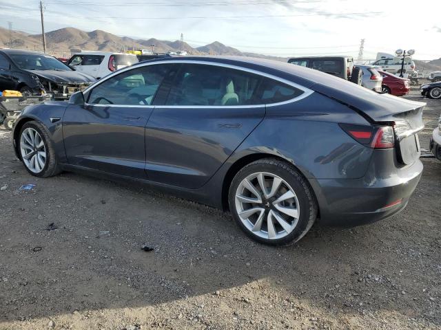 5YJ3E1EA4JF178034 - 2018 TESLA MODEL 3 GRAY photo 2