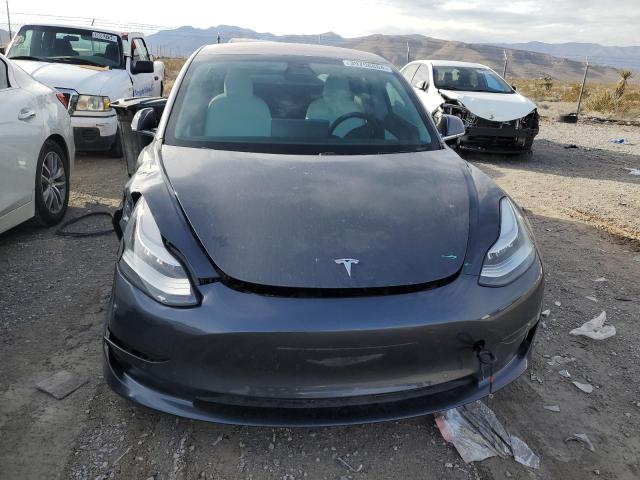 5YJ3E1EA4JF178034 - 2018 TESLA MODEL 3 GRAY photo 5