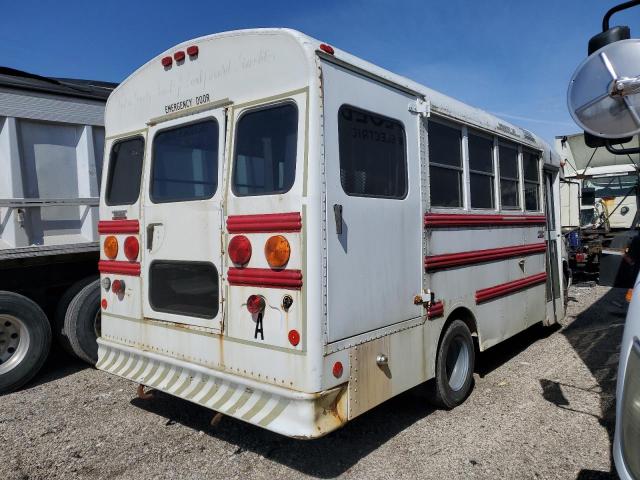 1GBJG31K381204562 - 2008 CHEVROLET EXPRESS G3 WHITE photo 3