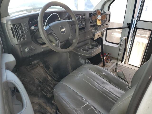 1GBJG31K381204562 - 2008 CHEVROLET EXPRESS G3 WHITE photo 8