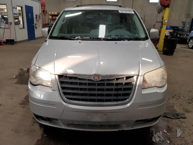 2A4RR5D14AR109091 - 2010 CHRYSLER TOWN & COU TOURING SILVER photo 5