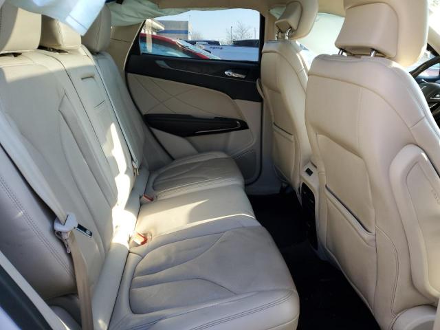 5LMCJ3D94JUL23264 - 2018 LINCOLN MKC RESERVE WHITE photo 11