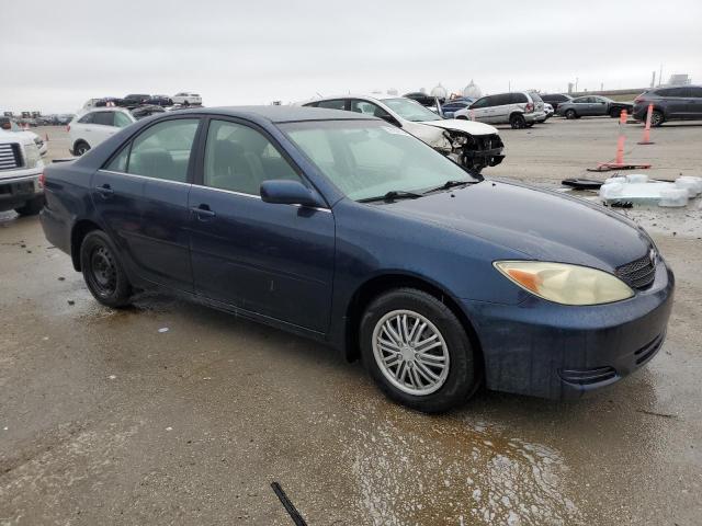 JTDBE32K140272122 - 2004 TOYOTA CAMRY LE BLUE photo 4