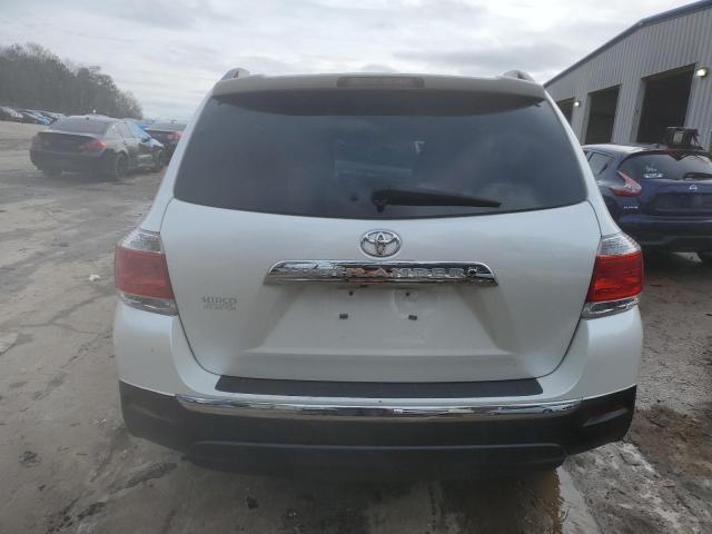 5TDZK3EH3DS131718 - 2013 TOYOTA HIGHLANDER BASE أبيض صورة 6