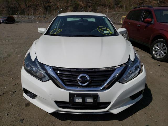 1N4AL3AP0HN361323 - 2017 NISSAN ALTIMA 2.5 WHITE photo 5