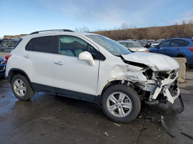 KL7CJPSBXHB153807 - 2017 CHEVROLET TRAX 1LT WHITE photo 4