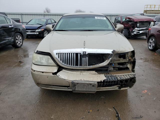 1LNHM81W34Y653658 - 2004 LINCOLN TOWN CAR EXECUTIVE WHITE photo 5
