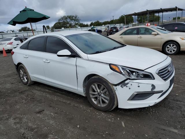 5NPE24AF6HH452527 - 2017 HYUNDAI SONATA SE WHITE photo 4