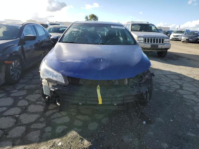 4T1BF1FK4FU975782 - 2015 TOYOTA CAMRY LE BLUE photo 5