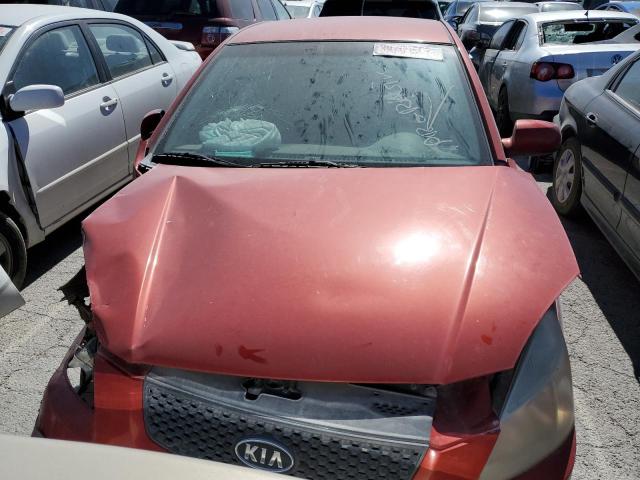 KNADE123166100305 - 2006 KIA RIO RED photo 5