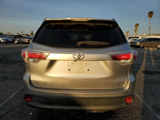 5TDZARFH9GS020955 - 2016 TOYOTA HIGHLANDER LE SILVER photo 6