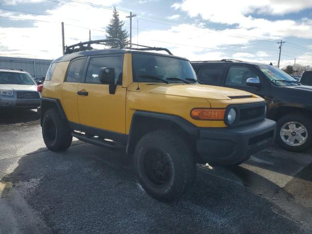 JTEBU11F070019904 - 2007 TOYOTA FJ CRUISER YELLOW photo 4