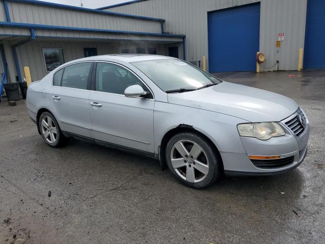 WVWAK73C88E158968 - 2008 VOLKSWAGEN PASSAT KOMFORT SILVER photo 4