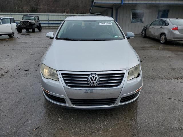 WVWAK73C88E158968 - 2008 VOLKSWAGEN PASSAT KOMFORT SILVER photo 5