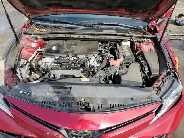 4T1B11HK2JU660628 - 2018 TOYOTA CAMRY L RED photo 11