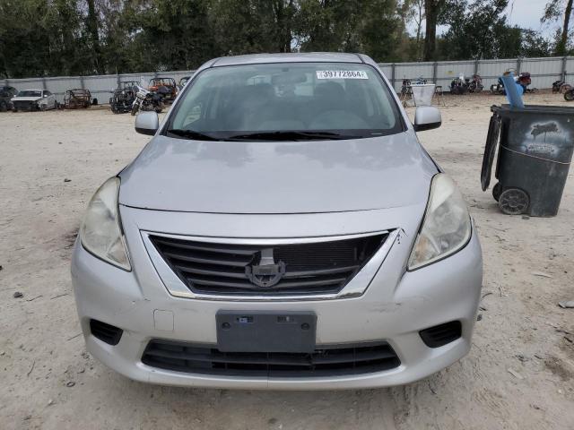 3N1CN7AP8EL858879 - 2014 NISSAN VERSA S SILVER photo 5