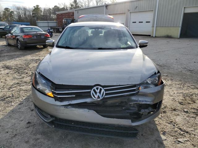 1VWAP7A32DC032435 - 2013 VOLKSWAGEN PASSAT S SILVER photo 5