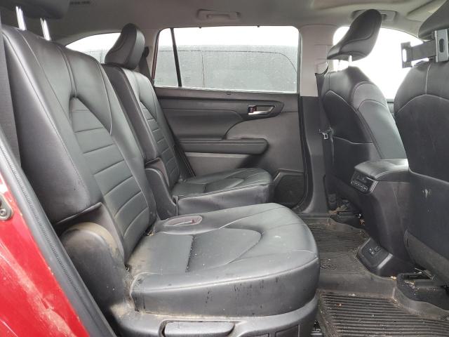 5TDGZRBH4NS566257 - 2022 TOYOTA HIGHLANDER XLE RED photo 11