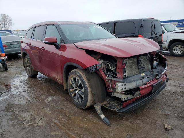 5TDGZRBH4NS566257 - 2022 TOYOTA HIGHLANDER XLE RED photo 4