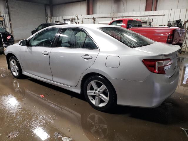 4T1BF1FKXDU237076 - 2013 TOYOTA CAMRY L SILVER photo 2