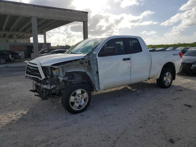 5TFUW5F1XDX315978 - 2013 TOYOTA TUNDRA DOUBLE CAB SR5 WHITE photo 1