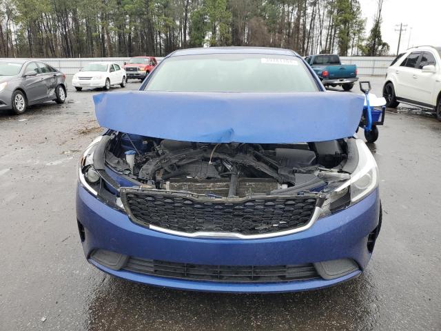 3KPFK4A79JE267668 - 2018 KIA FORTE LX BLUE photo 5