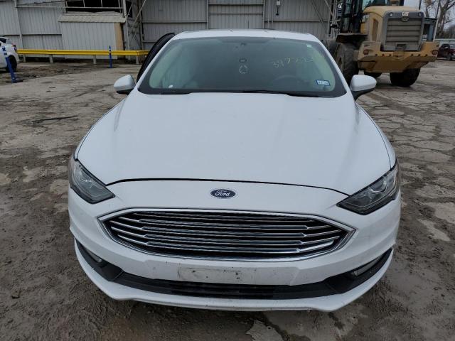 3FA6P0HD6JR262254 - 2018 FORD FUSION SE WHITE photo 5