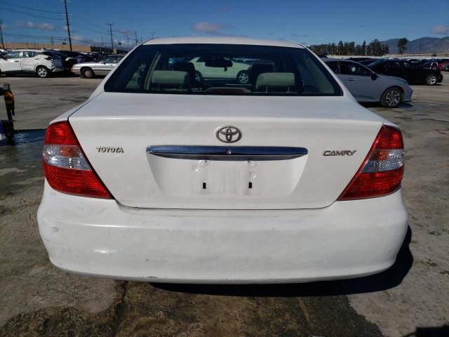 JTDBE32K240255250 - 2004 TOYOTA CAMRY LE WHITE photo 6