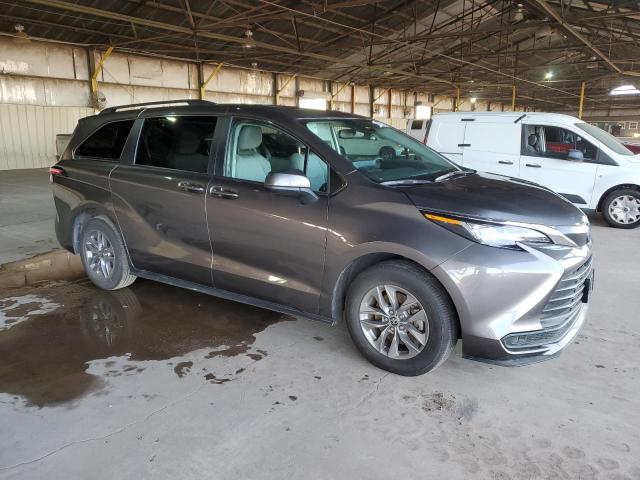 5TDBSKFC8NS063495 - 2022 TOYOTA SIENNA LE GRAY photo 4