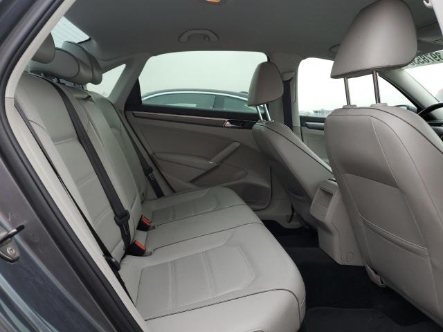 1VWDT7A32HC038704 - 2017 VOLKSWAGEN PASSAT R-LINE Grau Foto 10