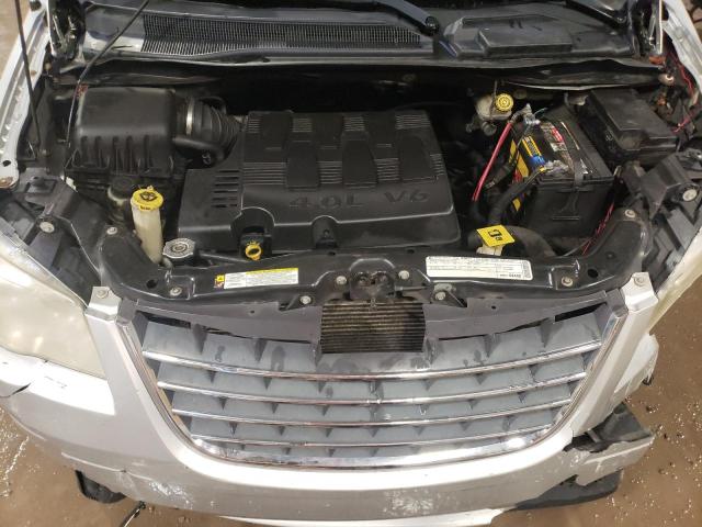 2A4RR5DX5AR162208 - 2010 CHRYSLER TOWN & COU TOURING SILVER photo 12