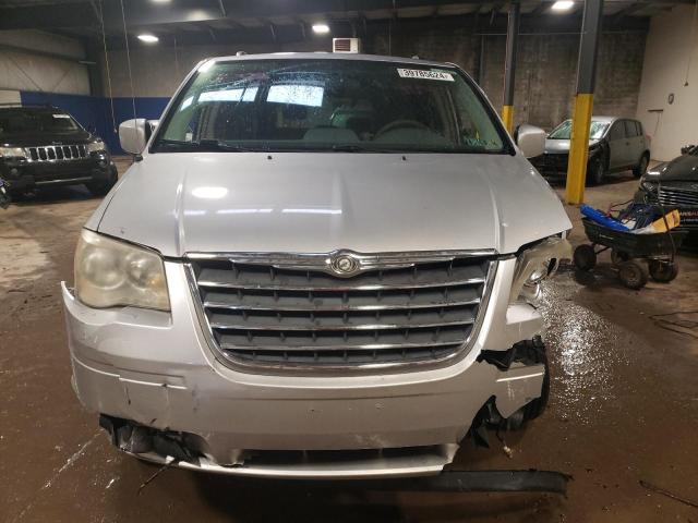 2A4RR5DX5AR162208 - 2010 CHRYSLER TOWN & COU TOURING SILVER photo 5