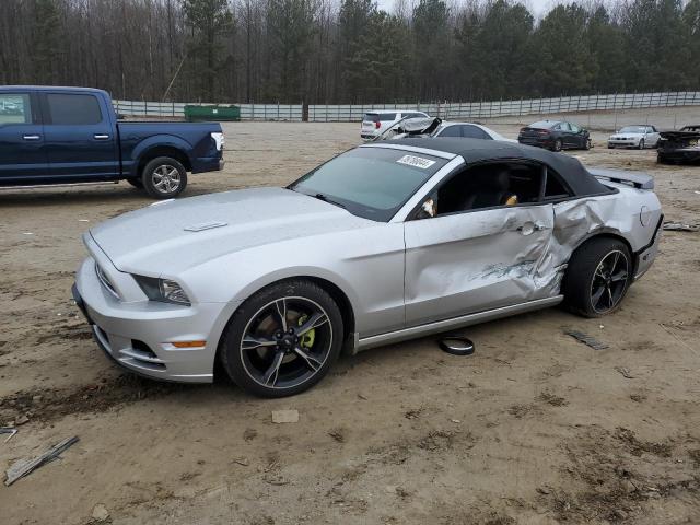 1ZVBP8EM6D5202796 - 2013 FORD MUSTANG SILVER photo 1