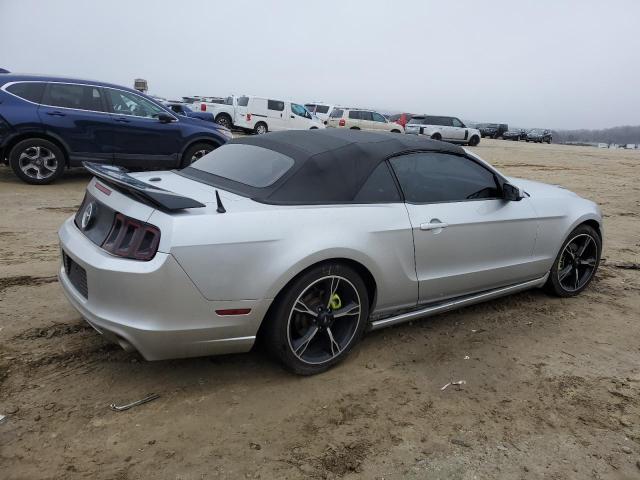 1ZVBP8EM6D5202796 - 2013 FORD MUSTANG SILVER photo 3