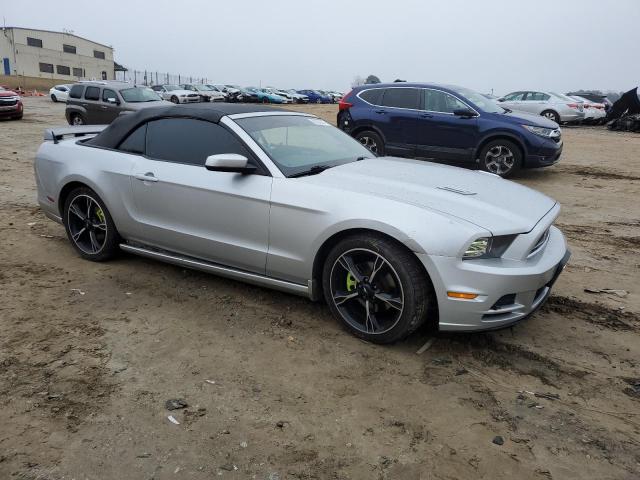 1ZVBP8EM6D5202796 - 2013 FORD MUSTANG SILVER photo 4
