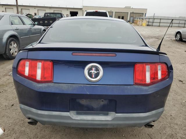 1ZVBP8AM2B5162980 - 2011 FORD MUSTANG BLUE photo 6