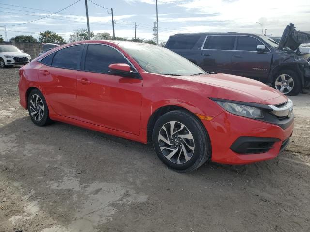 2HGFC2F7XJH610066 - 2018 HONDA CIVIC EX RED photo 4