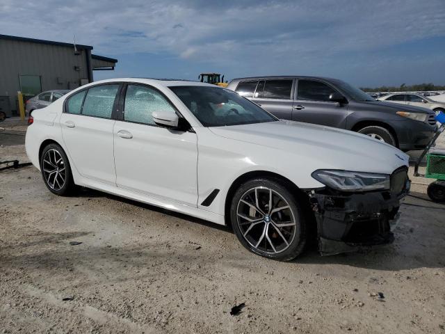 WBA13BJ00NWX74224 - 2022 BMW 530 XI WHITE photo 4