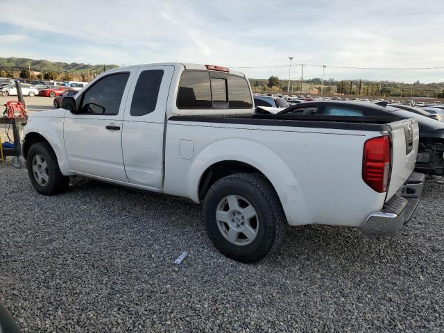 1N6AD06U86C421875 - 2006 NISSAN FRONTIER KING CAB LE WHITE photo 2