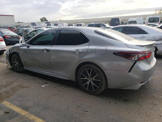 4T1G11AK0PU104987 - 2023 TOYOTA CAMRY SE NIGHT SHADE SILVER photo 2