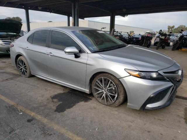 4T1G11AK0PU104987 - 2023 TOYOTA CAMRY SE NIGHT SHADE SILVER photo 4
