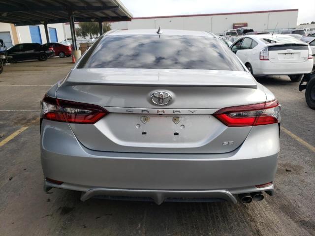 4T1G11AK0PU104987 - 2023 TOYOTA CAMRY SE NIGHT SHADE SILVER photo 6