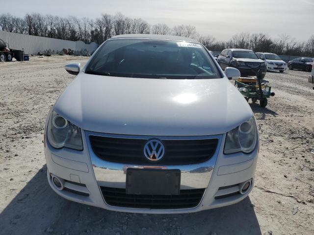 WVWBA71F68V006255 - 2008 VOLKSWAGEN EOS TURBO WHITE photo 5