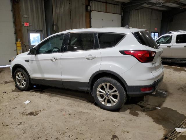 1FMCU9GD8KUC07399 - 2019 FORD ESCAPE SE WHITE photo 2