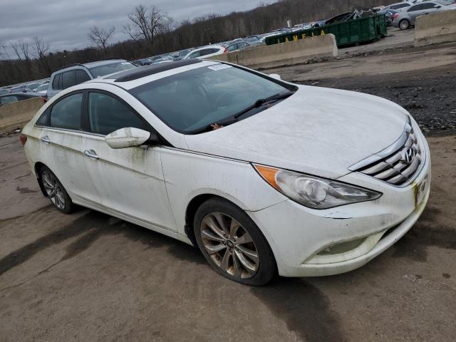 5NPEC4AB5CH413026 - 2012 HYUNDAI SONATA SE WHITE photo 4