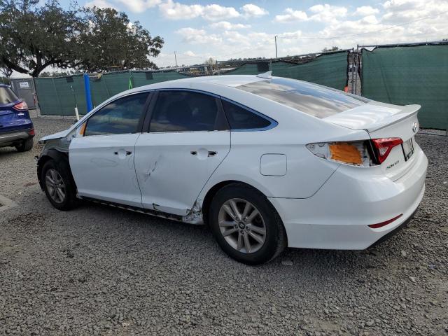 5NPE24AF2GH338295 - 2016 HYUNDAI SONATA SE WHITE photo 2