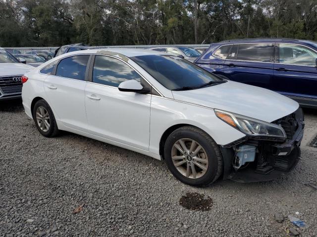 5NPE24AF2GH338295 - 2016 HYUNDAI SONATA SE WHITE photo 4