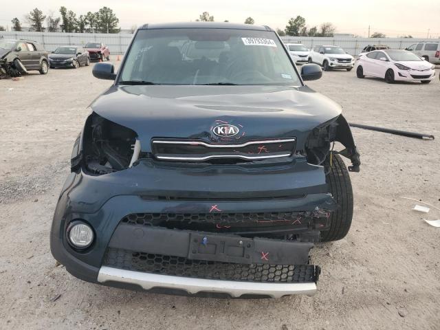 KNDJP3A56J7520398 - 2018 KIA SOUL + BLUE photo 5