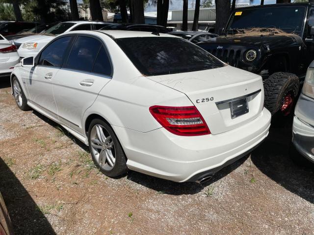 WDDGF4HB2CA608519 - 2012 MERCEDES-BENZ C 250 WHITE photo 3